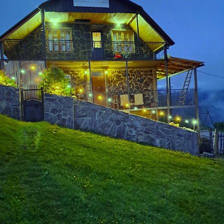Betegi Guest House Mestia Exterior foto