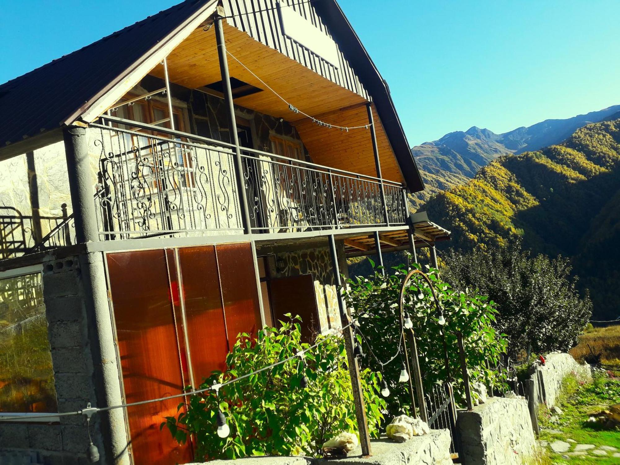 Betegi Guest House Mestia Exterior foto